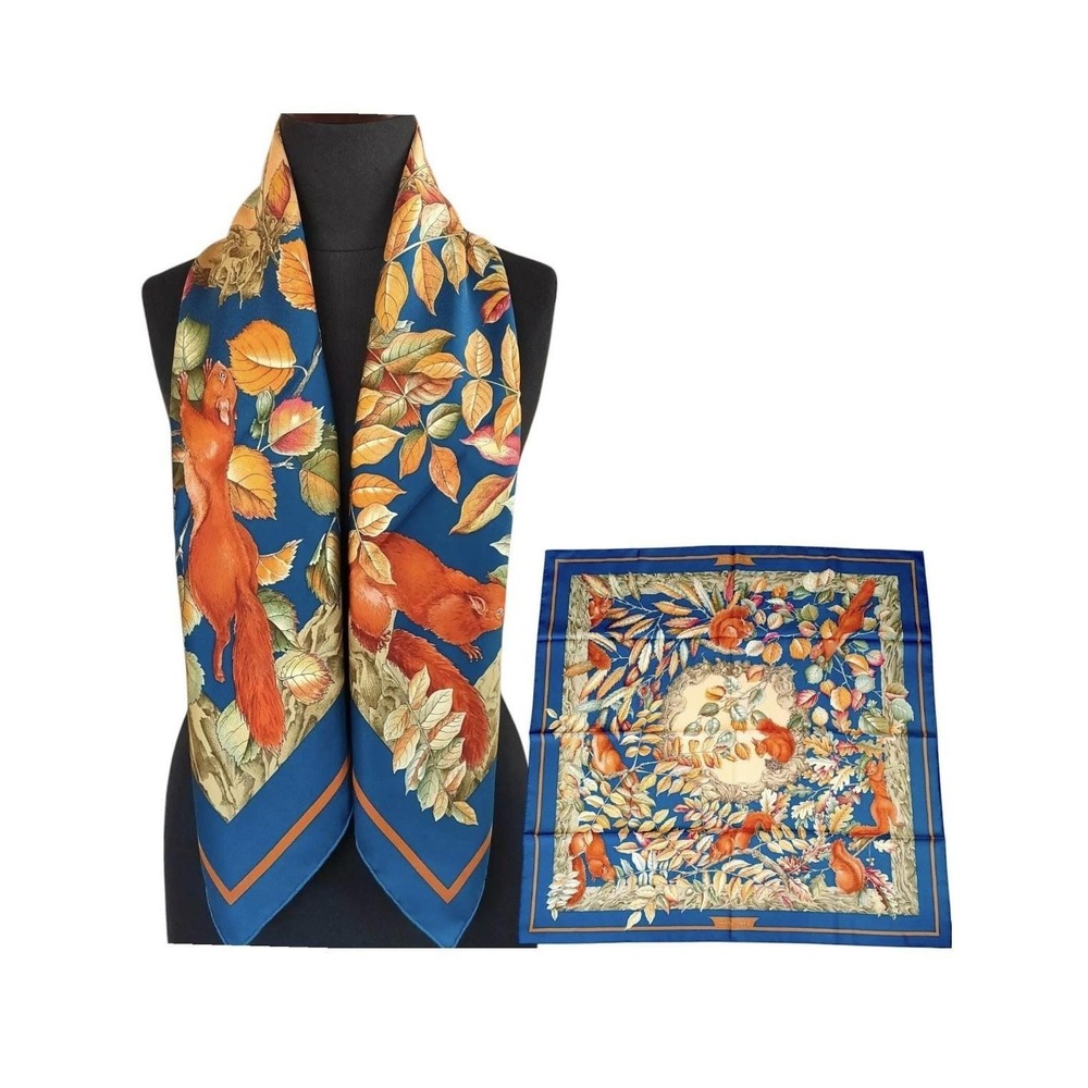 HERMES Casse Noisette Carre 90 100% Silk Scarf Rare Vintage Blue w/original box